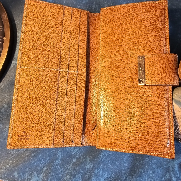 Authentic Gucci Wallet - Picture 10 of 16